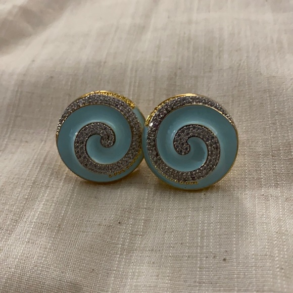 Oversize studs - Picture 2 of 4